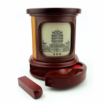轉(zhuǎn)好運(yùn)筆筒|帶印章版轉(zhuǎn)好運(yùn)旋轉(zhuǎn)筆筒|創(chuàng)意禮品筆筒|木質(zhì)商務(wù)禮品