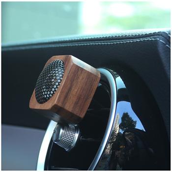 清木集市汽車(chē)香水?dāng)[件車(chē)載空調(diào)出風(fēng)口香水夾用香薰精油實(shí)木擴(kuò)香器