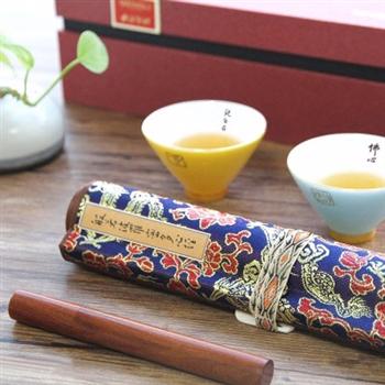 【杭城印記·心經(jīng)】真絲心經(jīng)卷軸+對(duì)杯+沉香禮盒套裝