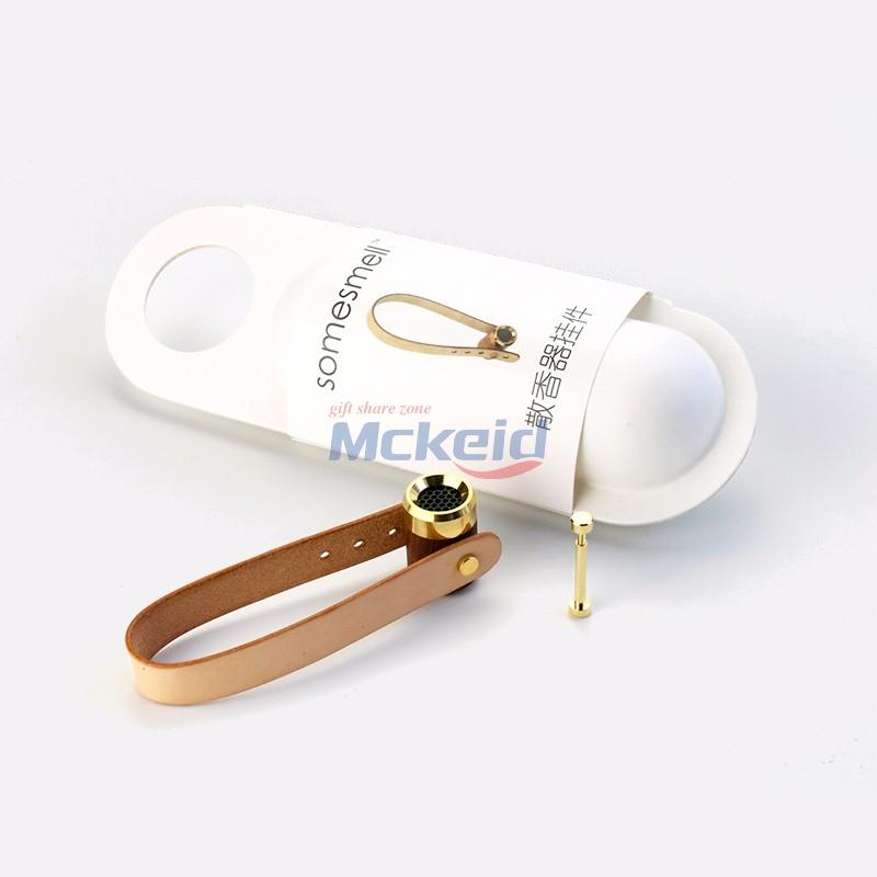 香水進(jìn)口頭層高檔植鞣革牛皮汽車掛件香薰器散香器時(shí)尚個(gè)性