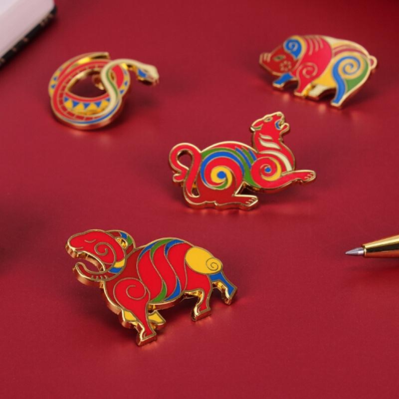 故宮文創(chuàng) 故宮生肖徽章禮盒 十二玫 鋅合金 送禮禮品禮物 生肖徽章禮盒