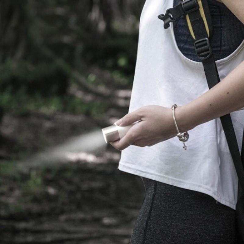   solove素樂(lè) 隨身燈光手電筒移動(dòng)電源3000毫安正品迷你充電寶 素米白 3000