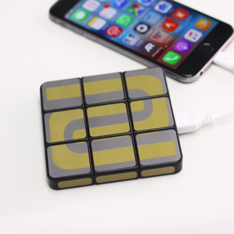 魔方移動(dòng)電源4000mAh