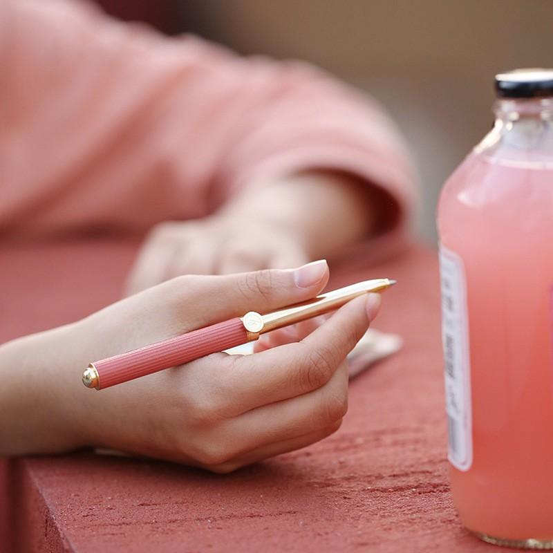 意外設(shè)計(jì)情人禮物簽字筆