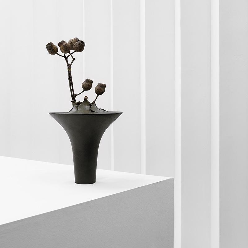 另LIVEIN|客廳現(xiàn)代簡約陶瓷手工北歐創(chuàng)意干花桌面花器家居軟裝飾