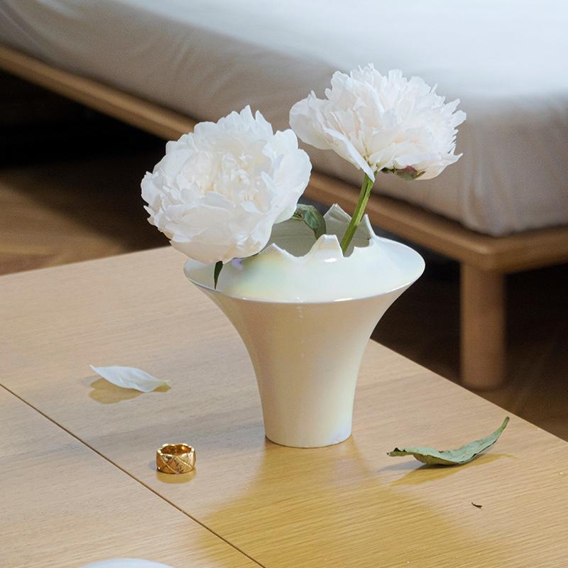 北歐簡約桌面小花瓶創(chuàng)意陶瓷花器臥室床頭高級感藝術(shù)客廳餐桌花瓶