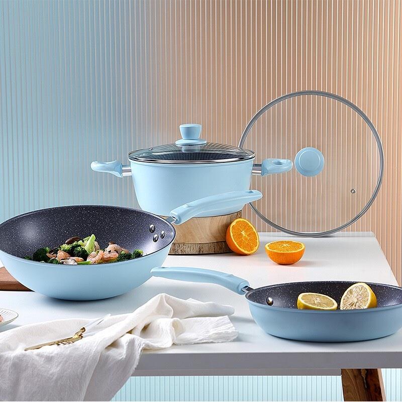 佰造臻悅精鐵不粘鍋三件套BZ-FTZ551B馬卡龍色清新時(shí)尚白領(lǐng)