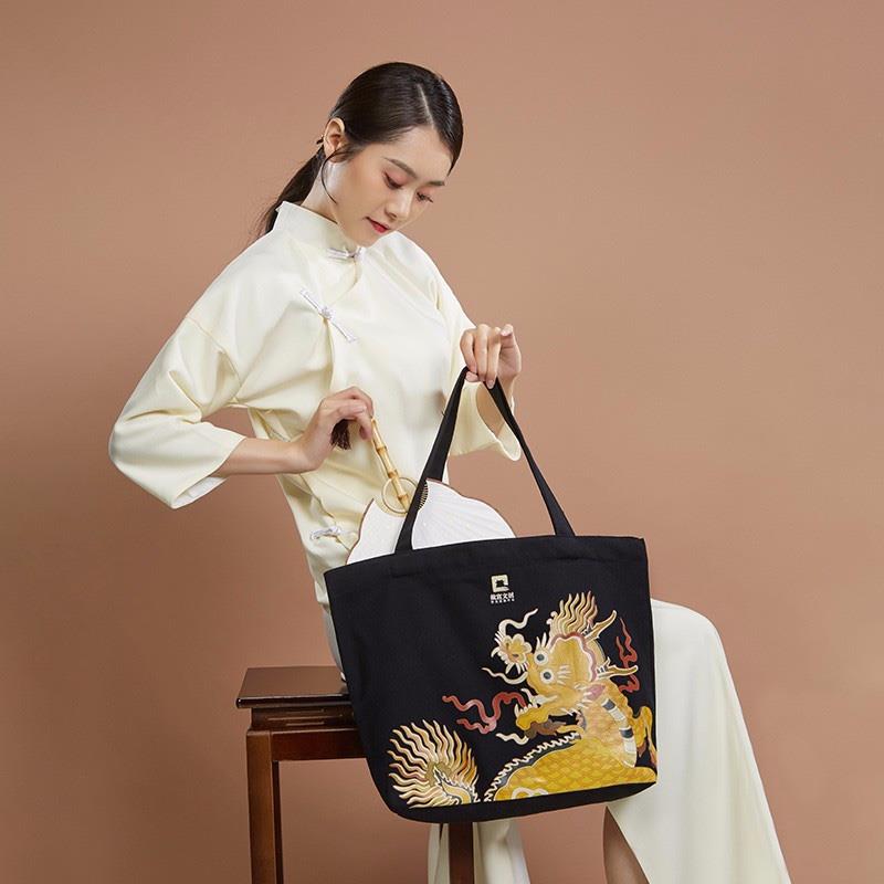 格格愛上班 故宮文創(chuàng) 麒麟出沒御用帆布袋 可水洗 經(jīng)久耐用