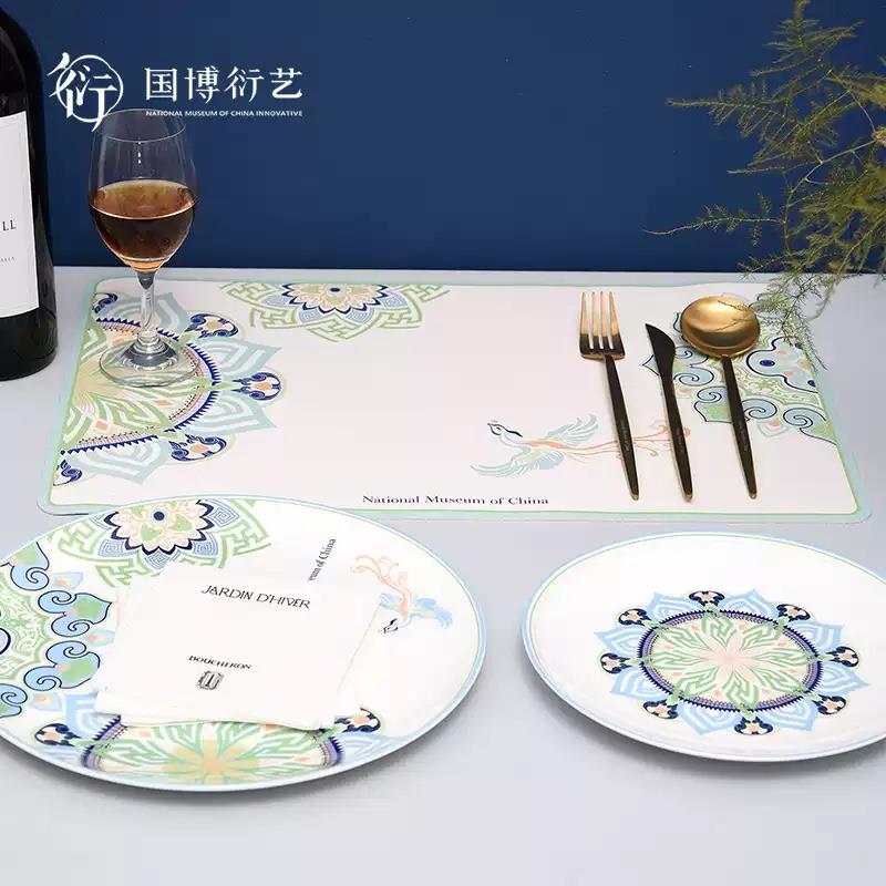 中國(guó)國(guó)家博物館有鳳來(lái)儀餐具套裝喬遷禮物盤(pán)子餐墊送朋友長(zhǎng)輩禮物